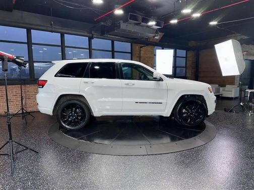 2022 Jeep Grand Cherokee WK Laredo