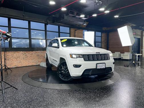 2022 Jeep Grand Cherokee WK Laredo