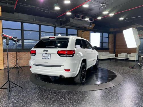 2022 Jeep Grand Cherokee WK Laredo