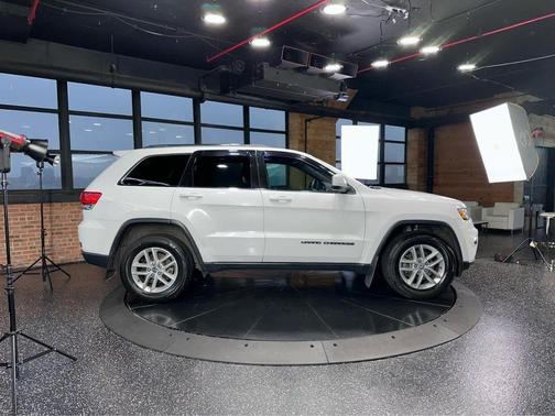 2018 Jeep Grand Cherokee Laredo E