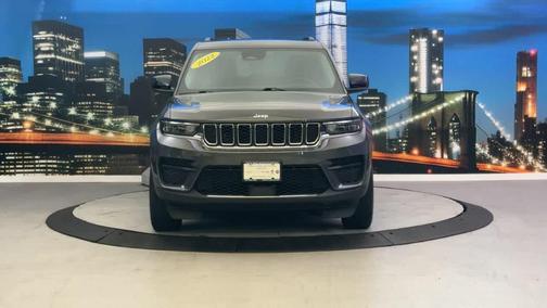 2022 Jeep Grand Cherokee Laredo