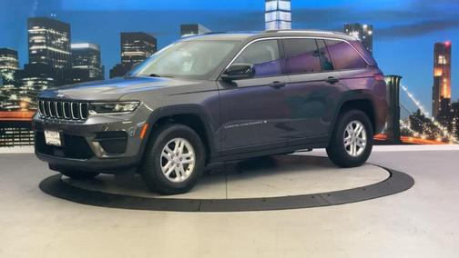 2022 Jeep Grand Cherokee Laredo