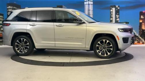 2022 Jeep Grand Cherokee Overland