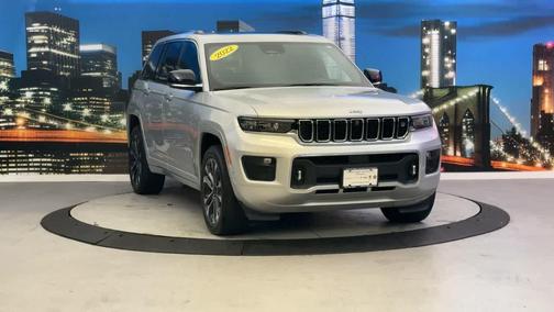 2022 Jeep Grand Cherokee Overland