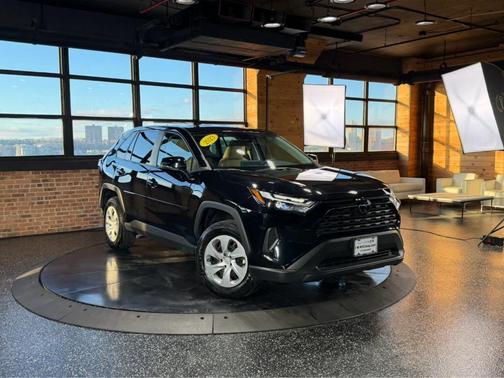 2023 Toyota RAV4 LE
