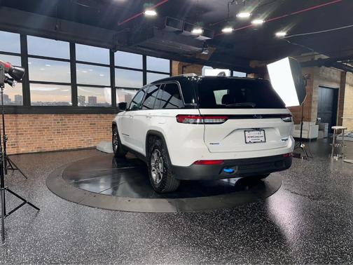 2023 Jeep Grand Cherokee 4xe Trailhawk