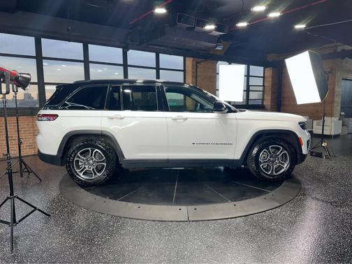 2023 Jeep Grand Cherokee 4xe Trailhawk