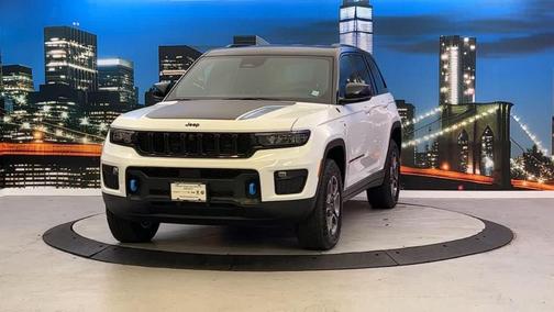 2023 Jeep Grand Cherokee 4xe Trailhawk
