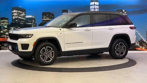 2023 Jeep Grand Cherokee 4xe Trailhawk