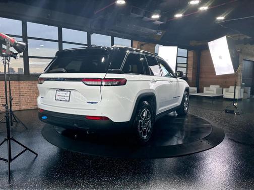 2023 Jeep Grand Cherokee 4xe Trailhawk