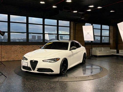 2018 Alfa Romeo Giulia Base