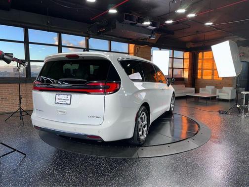 2024 Chrysler Pacifica Limited