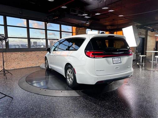 2024 Chrysler Pacifica Limited