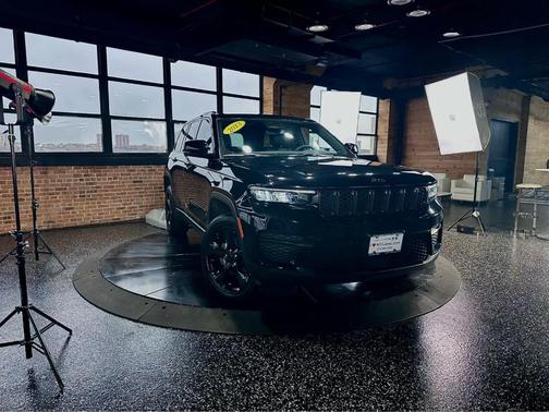 2023 Jeep Grand Cherokee Altitude