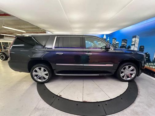 2019 Cadillac Escalade ESV Luxury