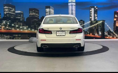 2022 BMW 530 i xDrive