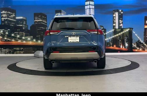 2022 Toyota RAV4 Hybrid SE
