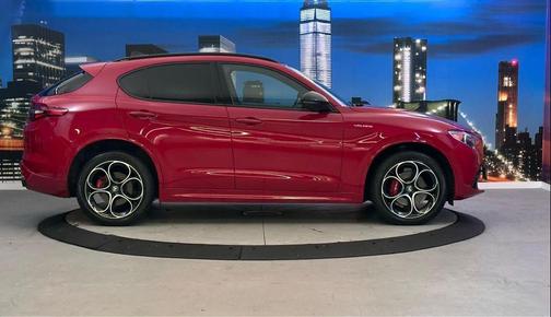 2022 Alfa Romeo Stelvio Veloce