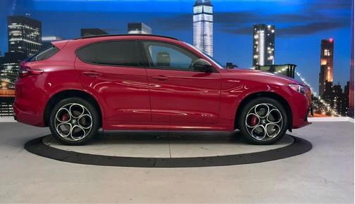 2022 Alfa Romeo Stelvio Veloce