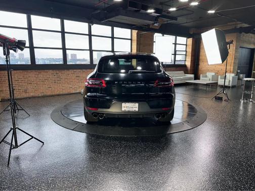 2018 Porsche Macan Sport Edition