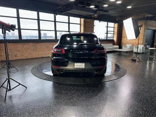 2018 Porsche Macan Sport Edition