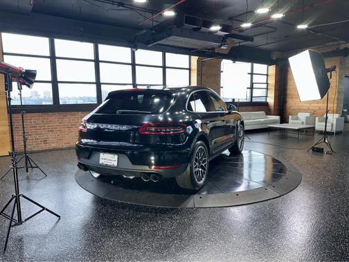 2018 Porsche Macan Sport Edition