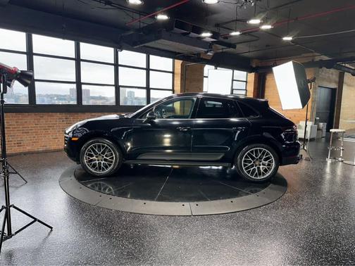 2018 Porsche Macan Sport Edition