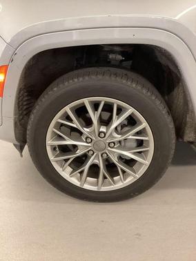 2022 Jeep Grand Cherokee Summit