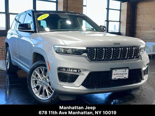 2022 Jeep Grand Cherokee Summit