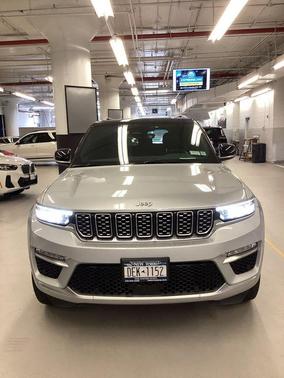 2022 Jeep Grand Cherokee Summit