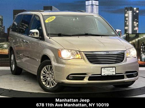 2016 Chrysler Town & Country Touring-L