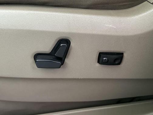 2016 Chrysler Town & Country Touring-L
