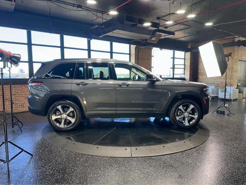 2023 Jeep Grand Cherokee 4xe Base