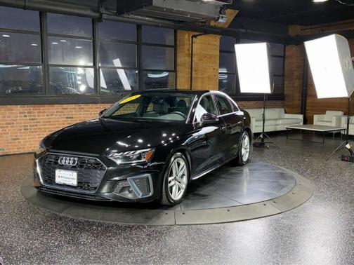 2024 Audi A4 45 S line quattro Premium