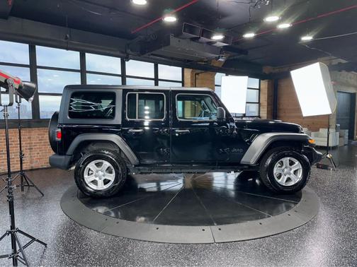 2022 Jeep Wrangler Unlimited Sport