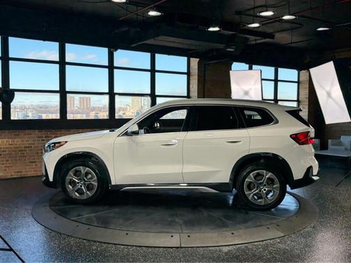 2025 BMW X1 xDrive28i
