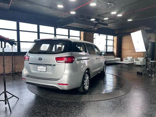 2015 Kia Sedona L