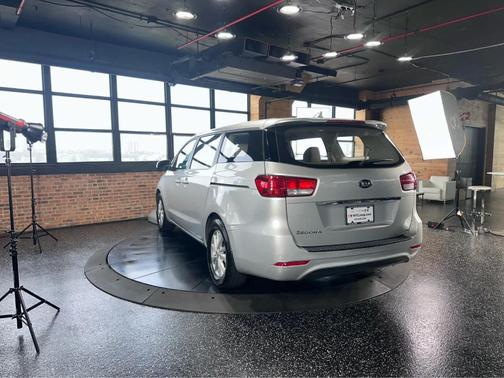 2015 Kia Sedona L