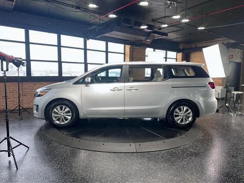 2015 Kia Sedona L