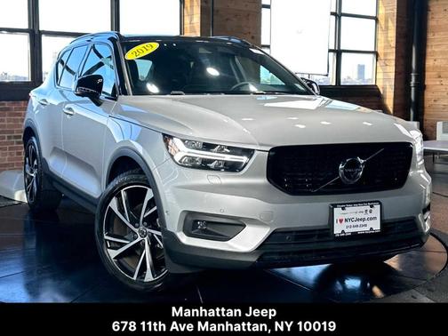 2019 Volvo XC40 T5 R-Design