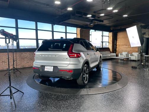 2019 Volvo XC40 T5 R-Design