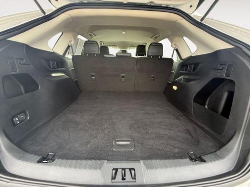Star White Metallic Tri-Coat 2024 Ford Edge SEL