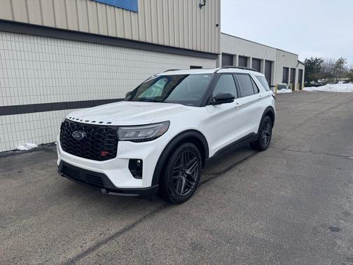 White Metallic 2025 Ford Explorer ST