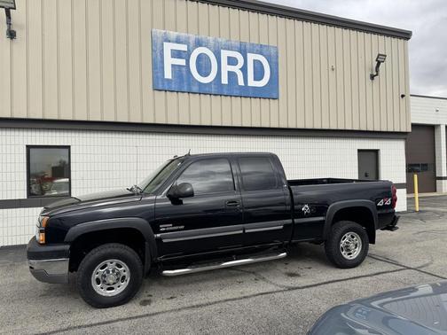 2004 Chevrolet Silverado 2500 LS H/D Extended Cab