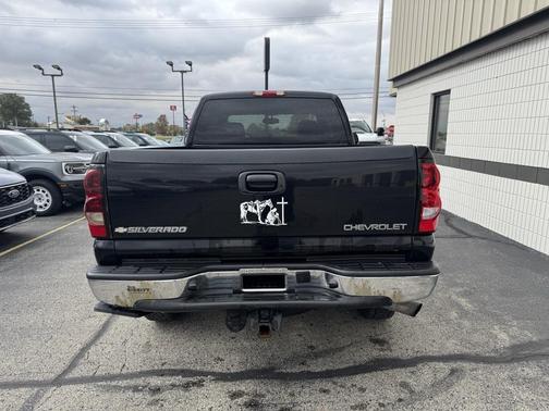 2004 Chevrolet Silverado 2500 LS H/D Extended Cab