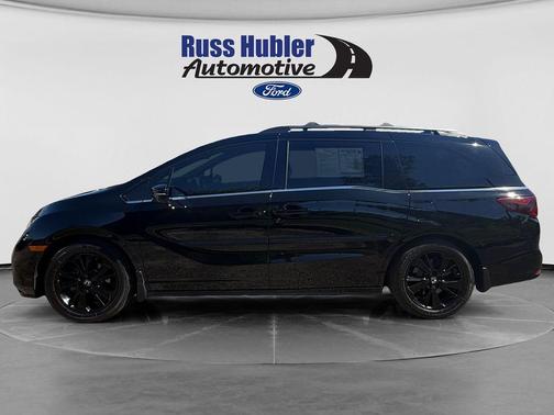 Crystal Black Pearl 2023 Honda Odyssey Sport