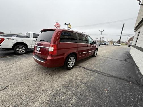 2013 Chrysler Town & Country Touring