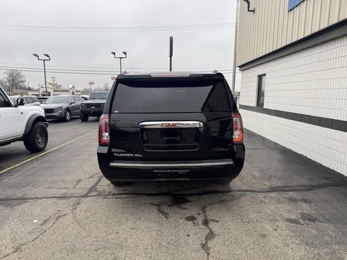 2017 GMC Yukon XL Denali