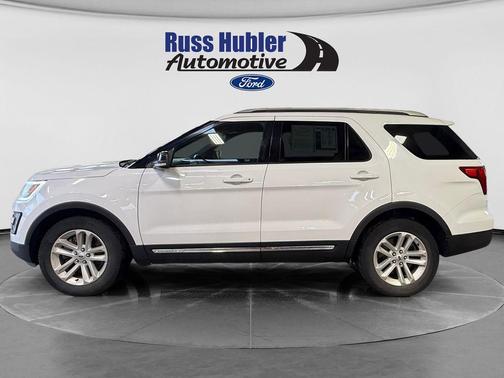 Oxford White 2017 Ford Explorer XLT