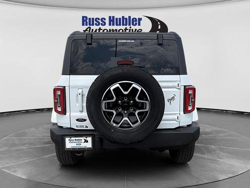 Oxford White 2025 Ford Bronco Outer Banks